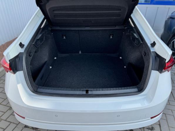 Skoda Octavia IV (A8) с пробегом 2021 года, цена 2 350 000 рублей, 101600 км, лифтбек, Автокод Объявления