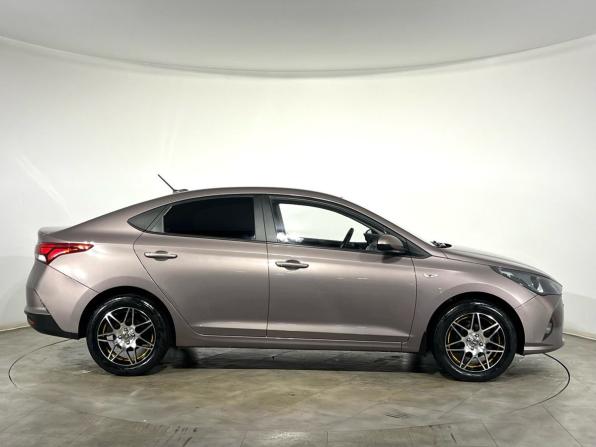 Hyundai Solaris II Рестайлинг с пробегом 2021 года, цена 1 500 000 рублей, 62835 км, седан, Автокод Объявления