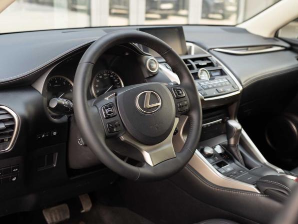 Lexus NX I с пробегом 2016 года, цена 2 600 000 рублей, 140920 км, внедорожник, Автокод Объявления