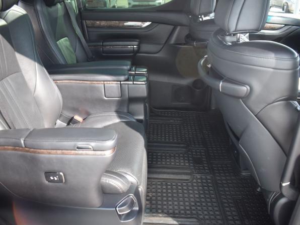 Toyota Alphard III Рестайлинг с пробегом 2019 года, цена 4 355 000 рублей, 228674 км, минивэн, Автокод Объявления
