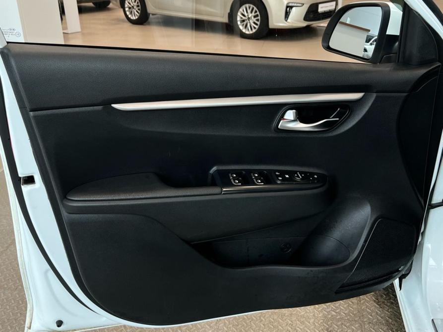 Kia Rio IV Рестайлинг Санкт-Петербург  - изображение 12