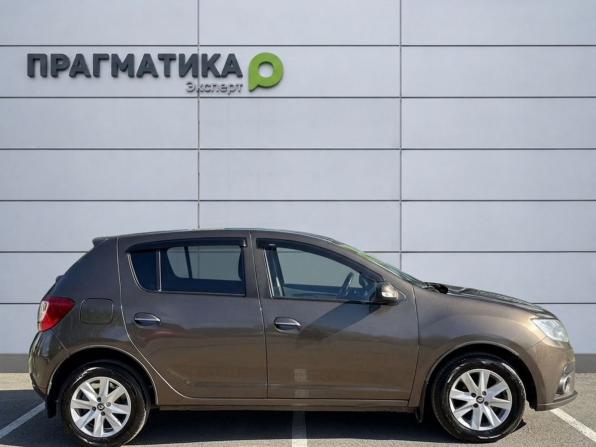 Renault Sandero II Рестайлинг с пробегом 2018 года, цена 910 000 рублей, 92000 км, хэтчбек, Автокод Объявления