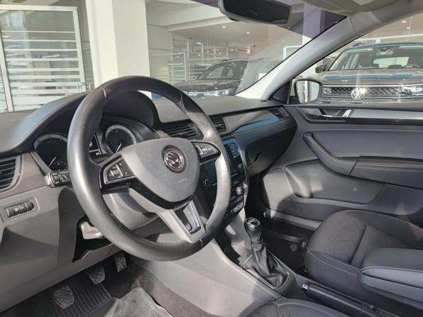 Skoda Rapid I Рестайлинг с пробегом 2019 года, цена 1 354 000 рублей, 104964 км, лифтбек, Автокод Объявления