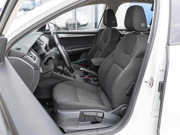 Skoda Octavia III (A7) Рестайлинг с пробегом 2019 года, цена 1 980 000 рублей, 162885 км, лифтбек, Автокод Объявления