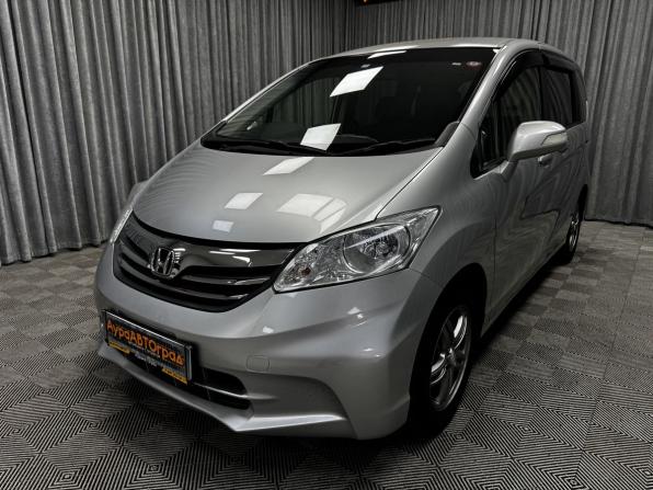 Honda Freed I Рестайлинг с пробегом 2013 года, цена 1 200 000 рублей, 114787 км, компактвэн, Автокод Объявления