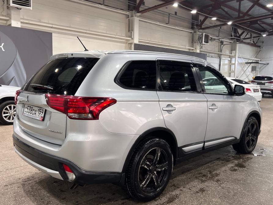 Mitsubishi Outlander III Рестайлинг 2 Пермь  - изображение 3