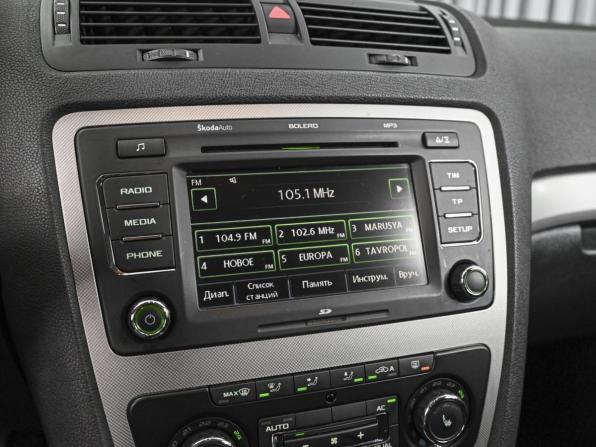 Skoda Octavia II (A5) Рестайлинг с пробегом 2011 года, цена 1 049 000 рублей, 208915 км, лифтбек, Автокод Объявления