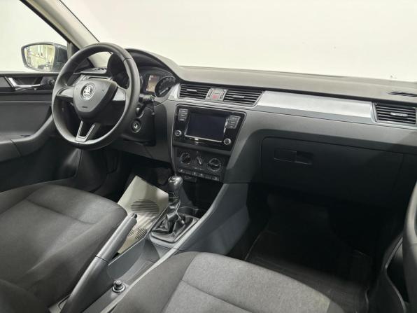 Skoda Rapid I Рестайлинг с пробегом 2019 года, цена 1 280 000 рублей, 93123 км, лифтбек, Автокод Объявления