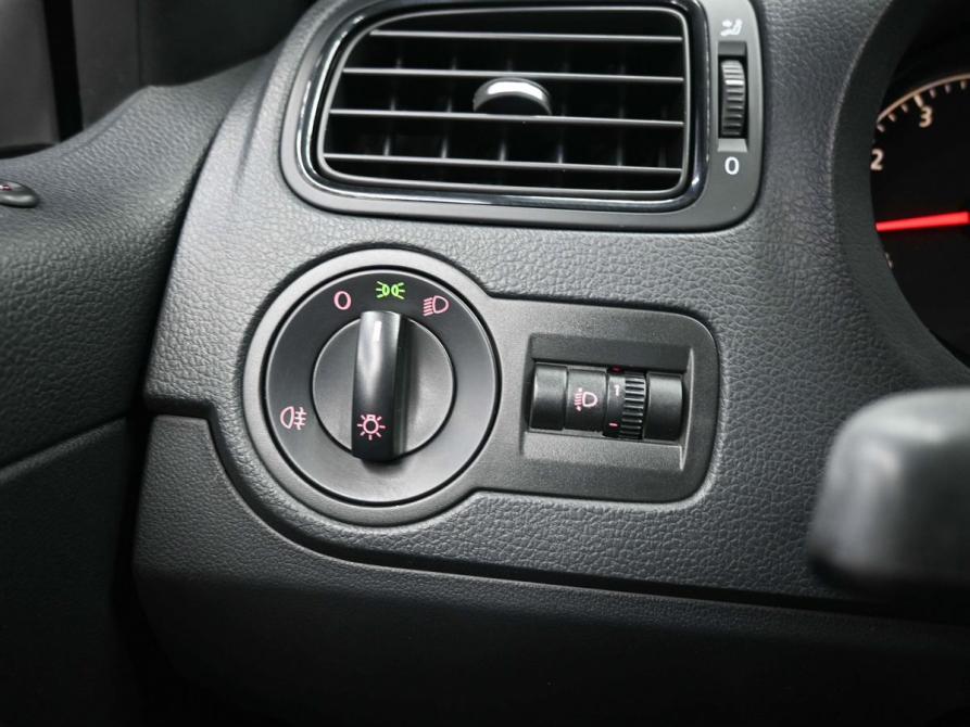 Volkswagen Polo V Рестайлинг Ростов-на-Дону  - изображение 17