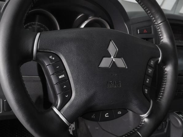 Mitsubishi Pajero IV Рестайлинг 1 с пробегом 2014 года, цена 2 080 000 рублей, 209799 км, внедорожник, Автокод Объявления