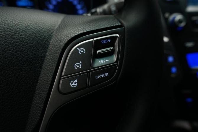 Hyundai Santa Fe III с пробегом 2012 года, цена 1 669 000 рублей, 225000 км, внедорожник, Автокод Объявления