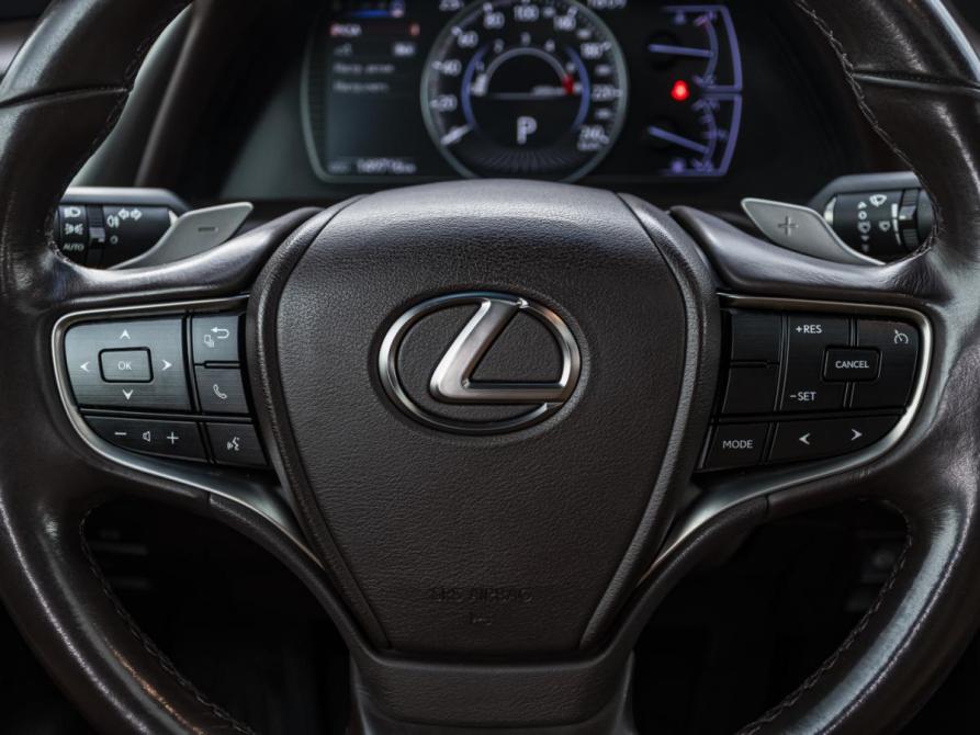 Lexus ES VII Москва  - изображение 11