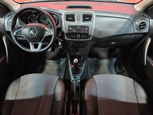 Renault Logan II Рестайлинг с пробегом 2019 года, цена 1 035 000 рублей, 109460 км, седан, Автокод Объявления