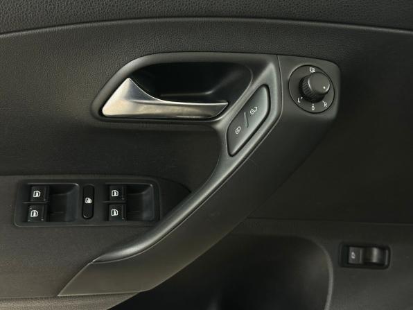 Volkswagen Polo V с пробегом 2014 года, цена 740 000 рублей, 194165 км, седан, Автокод Объявления