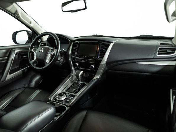 Mitsubishi Montero Sport III Рестайлинг с пробегом 2022 года, цена 4 119 585 рублей, 134084 км, внедорожник, Автокод Объявления