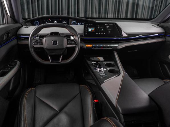 Changan UNI-V I с пробегом 2023 года, цена 2 099 000 рублей, 82914 км, лифтбек, Автокод Объявления