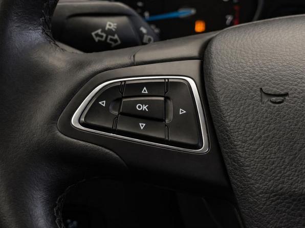 Ford Focus III Рестайлинг с пробегом 2017 года, цена 1 077 000 рублей, 134038 км, хэтчбек, Автокод Объявления
