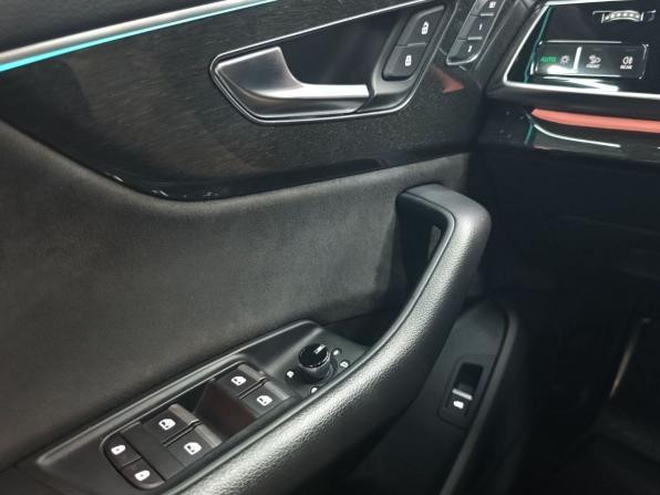 Audi Q8 I (4M) с пробегом 2020 года, цена 7 799 000 рублей, 94608 км, внедорожник, Автокод Объявления