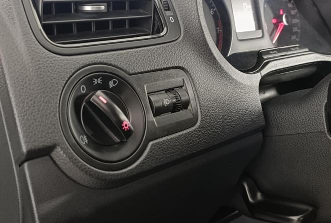 Volkswagen Polo V Рестайлинг с пробегом 2018 года, цена 990 000 рублей, 88630 км, седан, Автокод Объявления