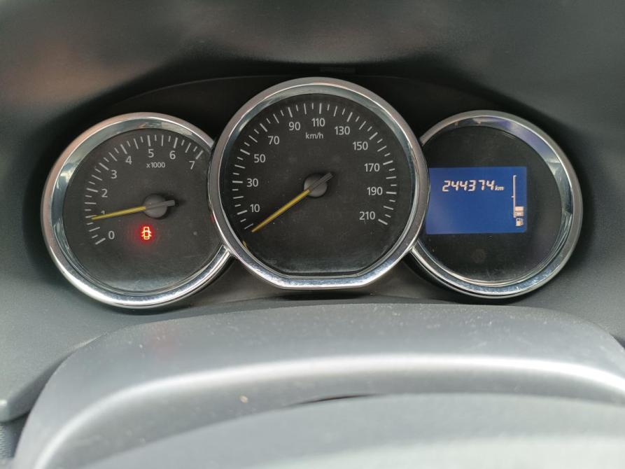 Renault Logan II Санкт-Петербург  - изображение 14