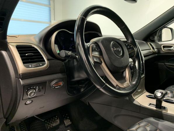Jeep Grand Cherokee IV (WK2) Рестайлинг с пробегом 2013 года, цена 1 799 000 рублей, 185379 км, внедорожник, Автокод Объявления