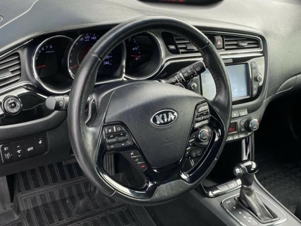 Kia Ceed II Рестайлинг с пробегом 2018 года, цена 1 459 000 рублей, 61554 км, хэтчбек, Автокод Объявления