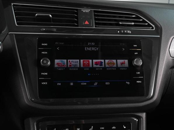 Volkswagen Tiguan II Рестайлинг с пробегом 2021 года, цена 2 739 000 рублей, 118069 км, внедорожник, Автокод Объявления