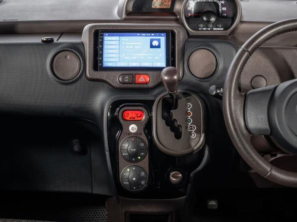 Toyota Spade с пробегом 2013 года, цена 820 300 рублей, 105466 км, микровэн, Автокод Объявления