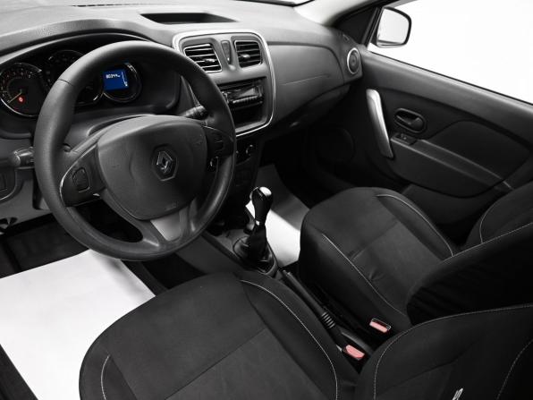 Renault Sandero II с пробегом 2015 года, цена 1 095 000 рублей, 80344 км, хэтчбек, Автокод Объявления