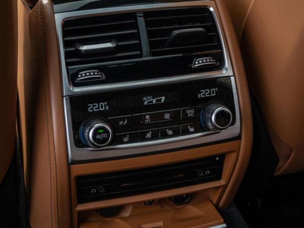 BMW 7 серии VI (G11/G12) с пробегом 2015 года, цена 3 960 000 рублей, 164054 км, седан, Автокод Объявления