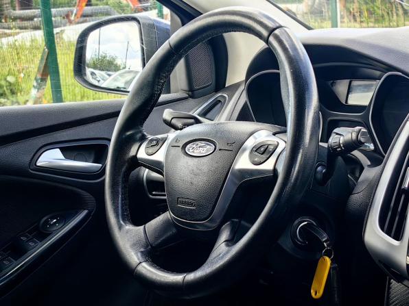 Ford Focus III с пробегом 2012 года, цена 599 000 рублей, 252032 км, хэтчбек, Автокод Объявления