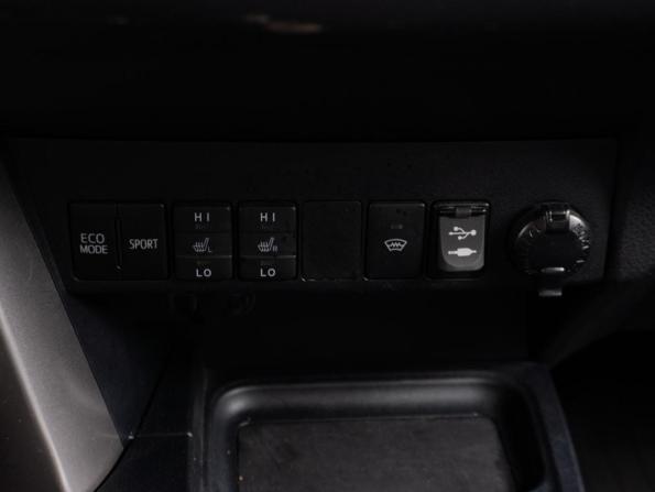 Toyota RAV4 IV (XA40) Рестайлинг с пробегом 2015 года, цена 2 320 000 рублей, 130367 км, внедорожник, Автокод Объявления