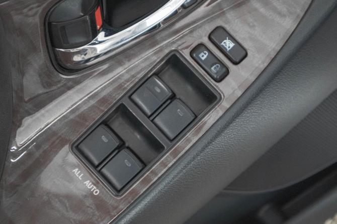 Toyota Camry VI (XV40) Рестайлинг с пробегом 2011 года, цена 999 000 рублей, 270378 км, седан, Автокод Объявления