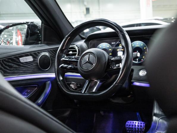 Mercedes-Benz E-Класс V (W213 S213 C238) Рестайлинг с пробегом 2021 года, цена 4 549 700 рублей, 54615 км, седан, Автокод Объявления
