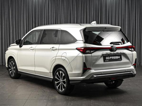 Toyota Veloz с пробегом 2023 года, цена 2 779 000 рублей, 25083 км, минивэн, Автокод Объявления