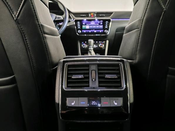 Skoda Superb III Рестайлинг с пробегом 2020 года, цена 2 789 000 рублей, 130654 км, лифтбек, Автокод Объявления