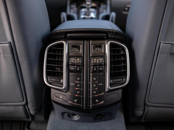 Porsche Cayenne II (958) с пробегом 2013 года, цена 3 399 000 рублей, 85459 км, внедорожник, Автокод Объявления