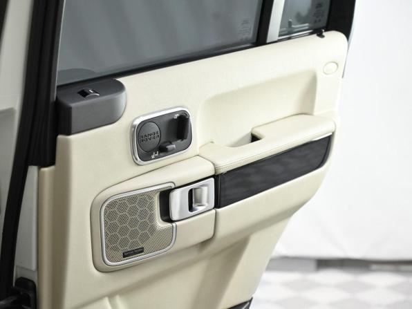 Land Rover Range Rover III Рестайлинг 2 с пробегом 2010 года, цена 1 139 000 рублей, 161777 км, внедорожник, Автокод Объявления