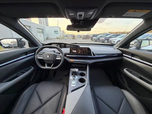 Changan UNI-V I с пробегом 2023 года, цена 2 095 000 рублей, 66000 км, лифтбек, Автокод Объявления