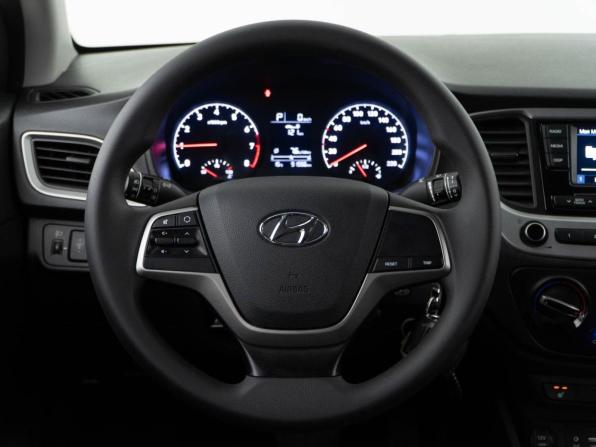 Hyundai Solaris II с пробегом 2018 года, цена 1 373 444 рубля, 91556 км, седан, Автокод Объявления