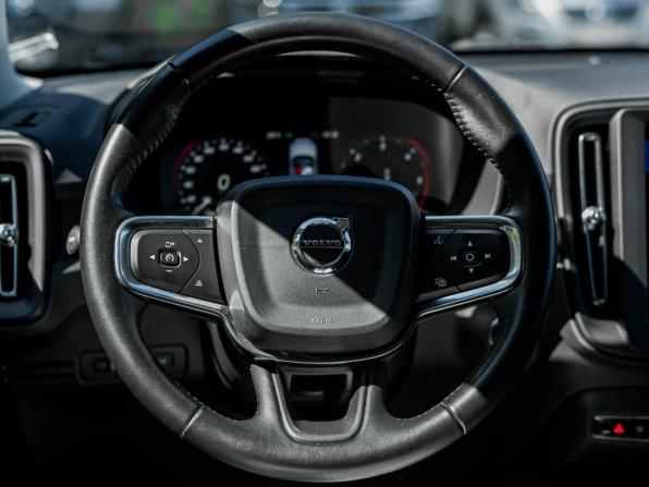 Volvo XC40 I с пробегом 2019 года, цена 2 190 000 рублей, 121897 км, внедорожник, Автокод Объявления