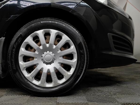Ford Fiesta Mk6 Рестайлинг с пробегом 2016 года, цена 899 000 рублей, 83923 км, седан, Автокод Объявления