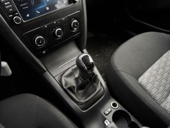 Skoda Octavia II (A5) Рестайлинг с пробегом 2012 года, цена 875 000 рублей, 255342 км, лифтбек, Автокод Объявления