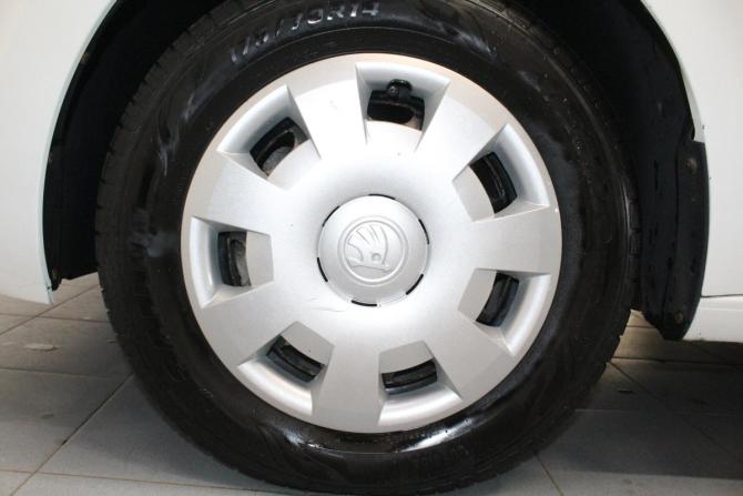 Skoda Rapid I с пробегом 2014 года, цена 689 000 рублей, 118360 км, лифтбек, Автокод Объявления