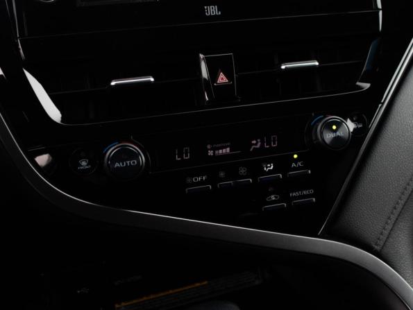 Toyota Camry VIII (XV70) Рестайлинг с пробегом 2021 года, цена 2 999 000 рублей, 80140 км, седан, Автокод Объявления