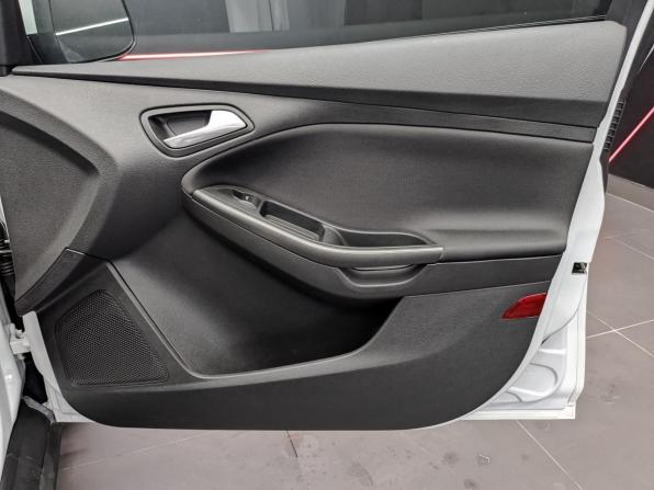 Ford Focus III Рестайлинг с пробегом 2018 года, цена 1 060 000 рублей, 127118 км, седан, Автокод Объявления