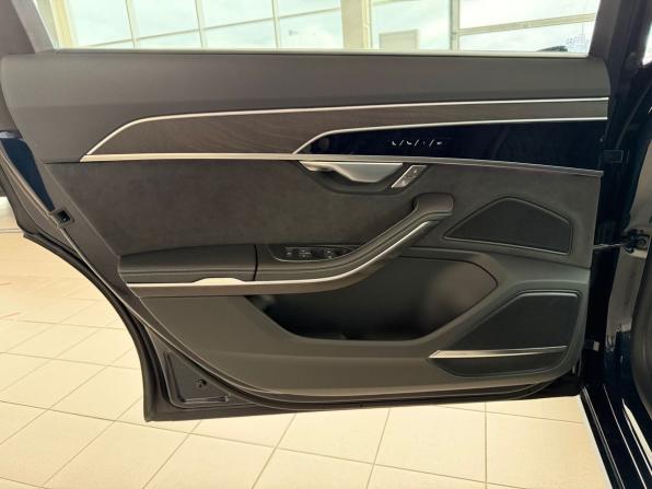 Audi A8 IV (D5) Рестайлинг с пробегом 2022 года, цена 7 985 900 рублей, 17694 км, седан, Автокод Объявления