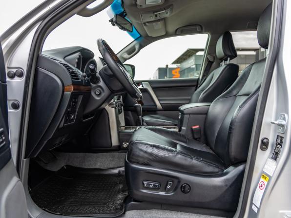 Toyota Land Cruiser Prado 150 Series с пробегом 2010 года, цена 2 398 000 рублей, 245340 км, внедорожник, Автокод Объявления