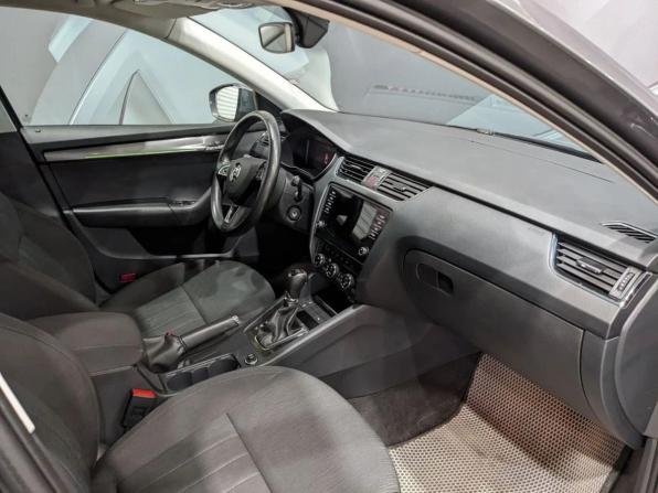 Skoda Octavia III (A7) Рестайлинг с пробегом 2019 года, цена 1 610 000 рублей, 207137 км, лифтбек, Автокод Объявления