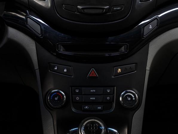 Chevrolet Orlando I с пробегом 2013 года, цена 990 000 рублей, 219934 км, компактвэн, Автокод Объявления